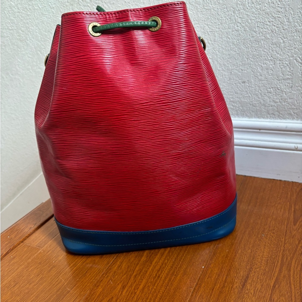 AUTHENTIC Louis Vuitton LV Shoulder Bag Noe Bordeaux Epi - Picture 3 of 16